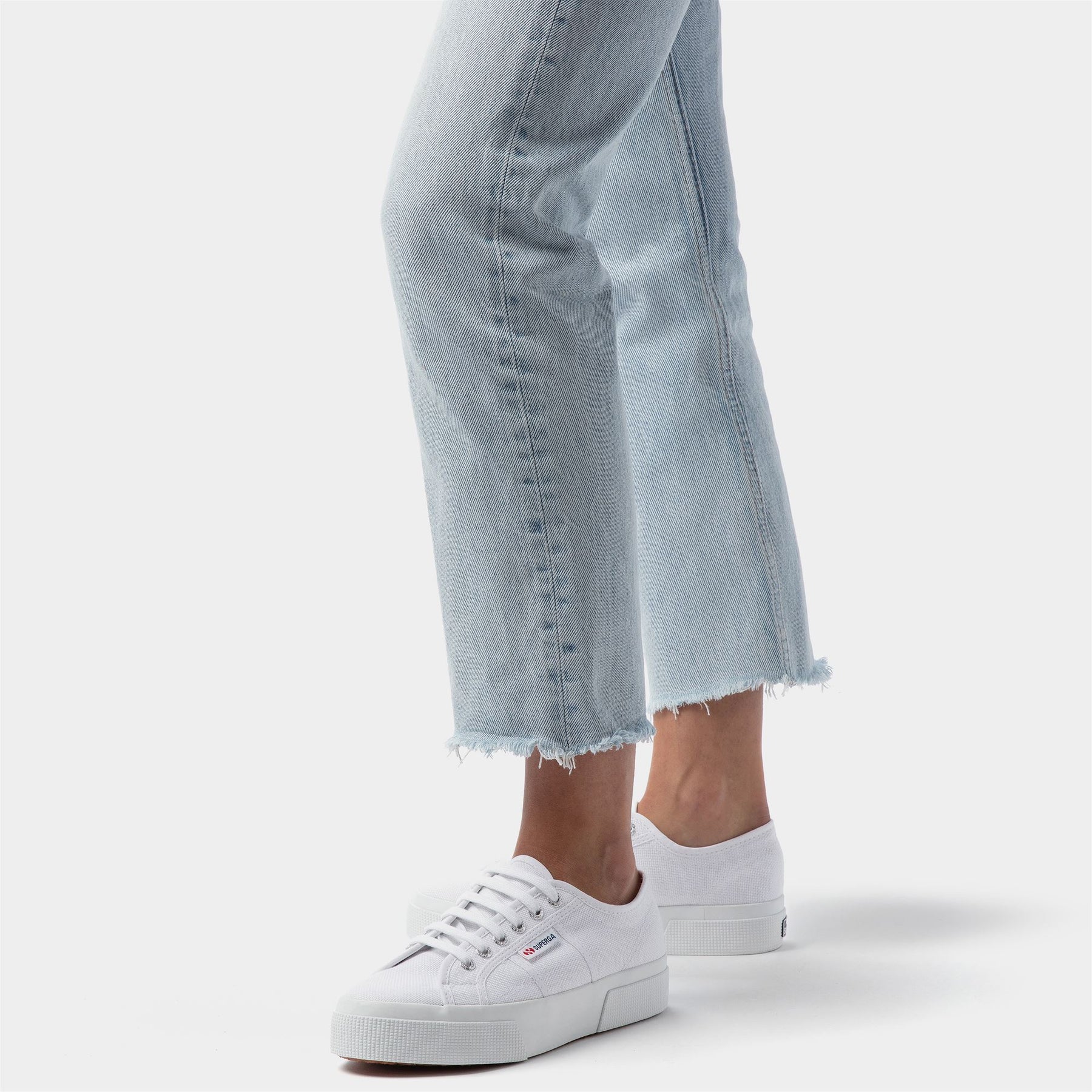 2740 PLATFORM-WHITE