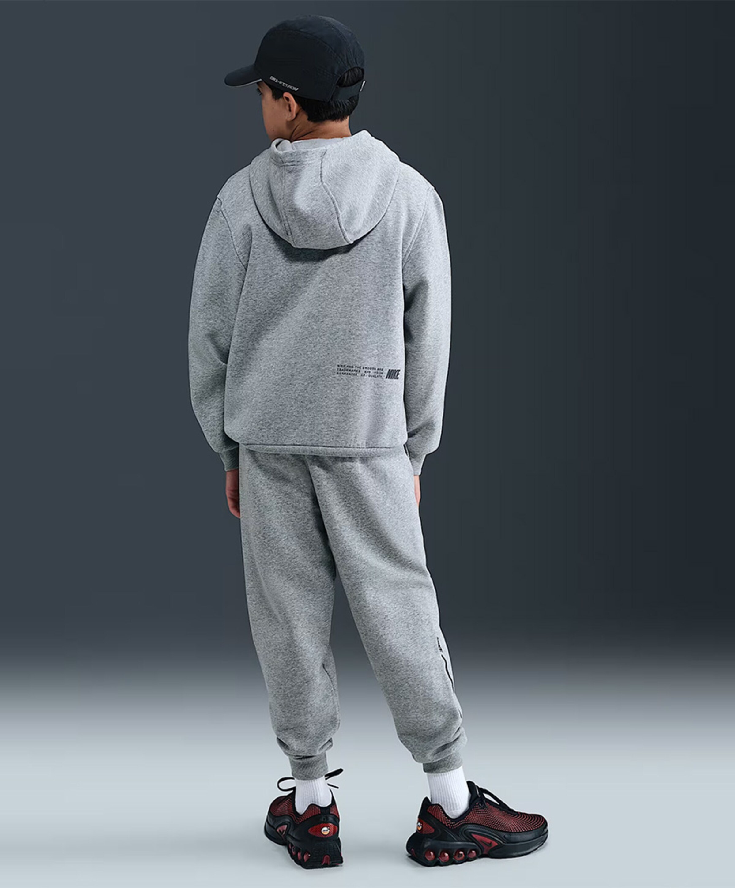 Nike K Nsw Club Flc Jggr Brnd Nrg (consu jongens trainingsbroek grijs