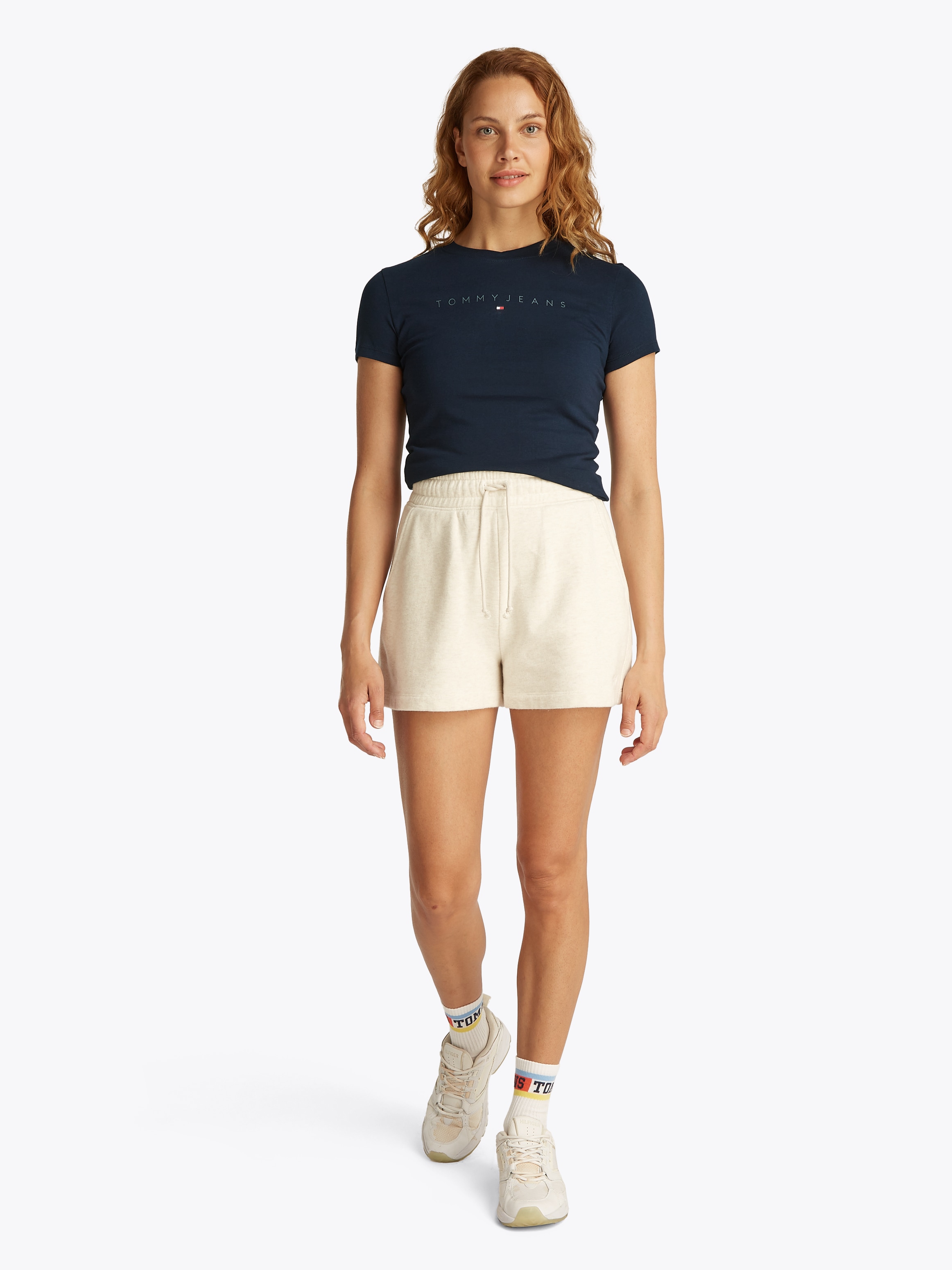 Tommy Jeans Curve T-Shirt »TJW SLIM TONAL LINEAR TEE EXT« in Grossen Grössen, Logodruck, Figurbetont