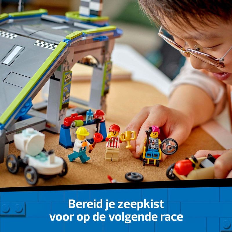LEGO - Snelle Schans - Speelgoed - Bouwbare Ramp - Racing met 2 Zeepkist Auto's en 4 Minifiguren