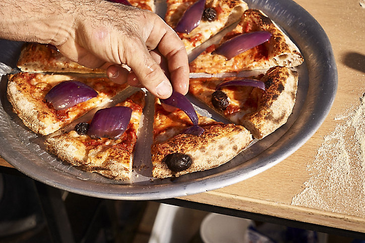 Four à bois spécial pizza Ephrem L'Essentiel
