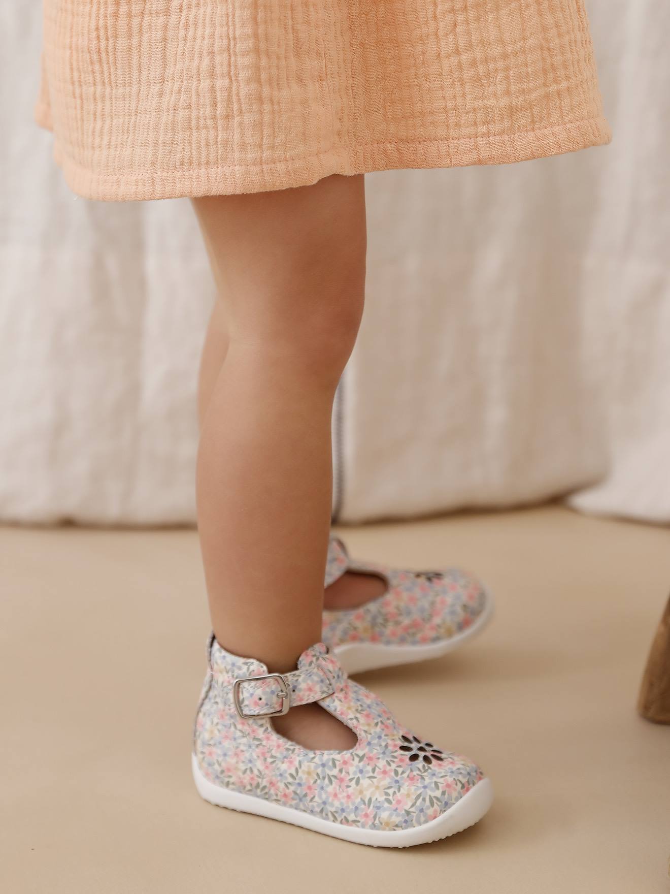 Vestido laranja para bebê com gola de chiffon de algodão