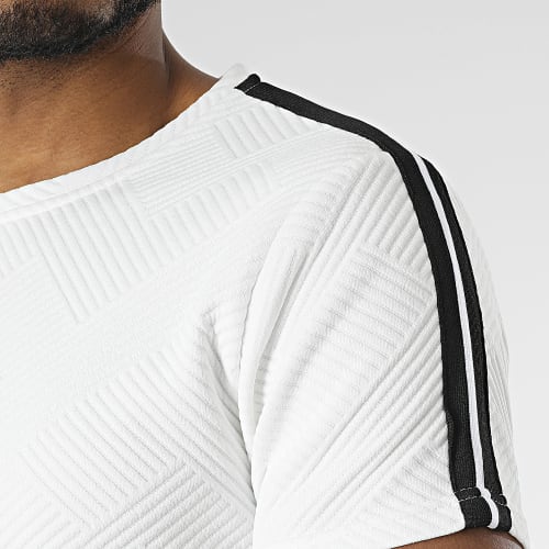 Ensemble Tee Shirt Et Short Jogging A Bandes E389 Blanc
