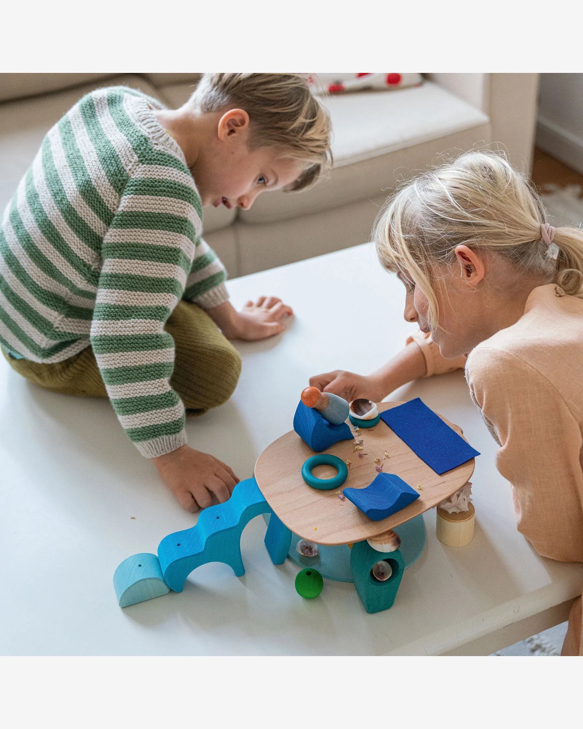 Småverden ved Vannet – Byggesett i Tre 20stk | Small world play by the water