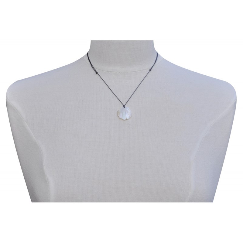 Collier Lien Coquille St Jacques en Nacre