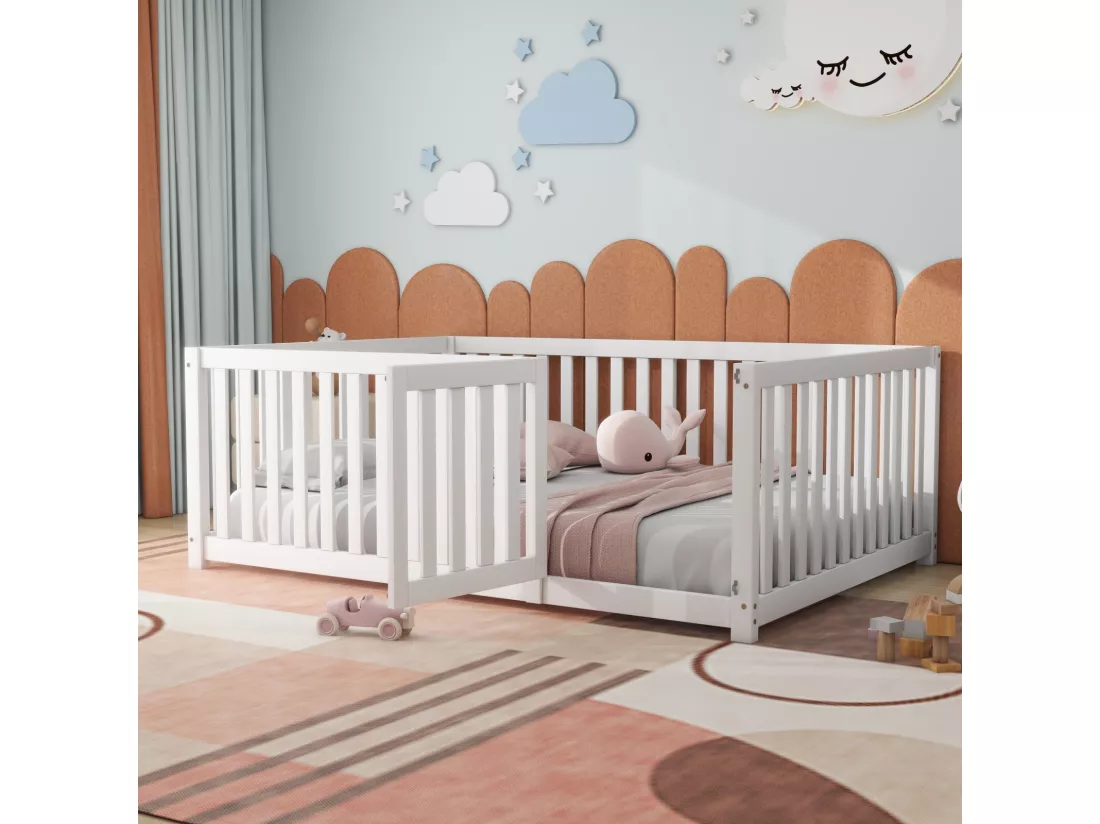 Lit cabane enfant 140x200cm, cadre de lit, sans sommier à lattes, lit enfant avec clôture et porte, Pin, Blanc