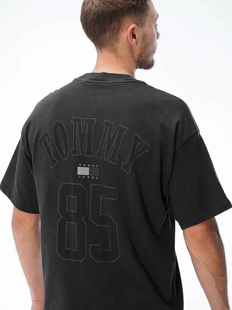 TOMMY JEANS T-Shirt REMASTERED 1985 schwarz