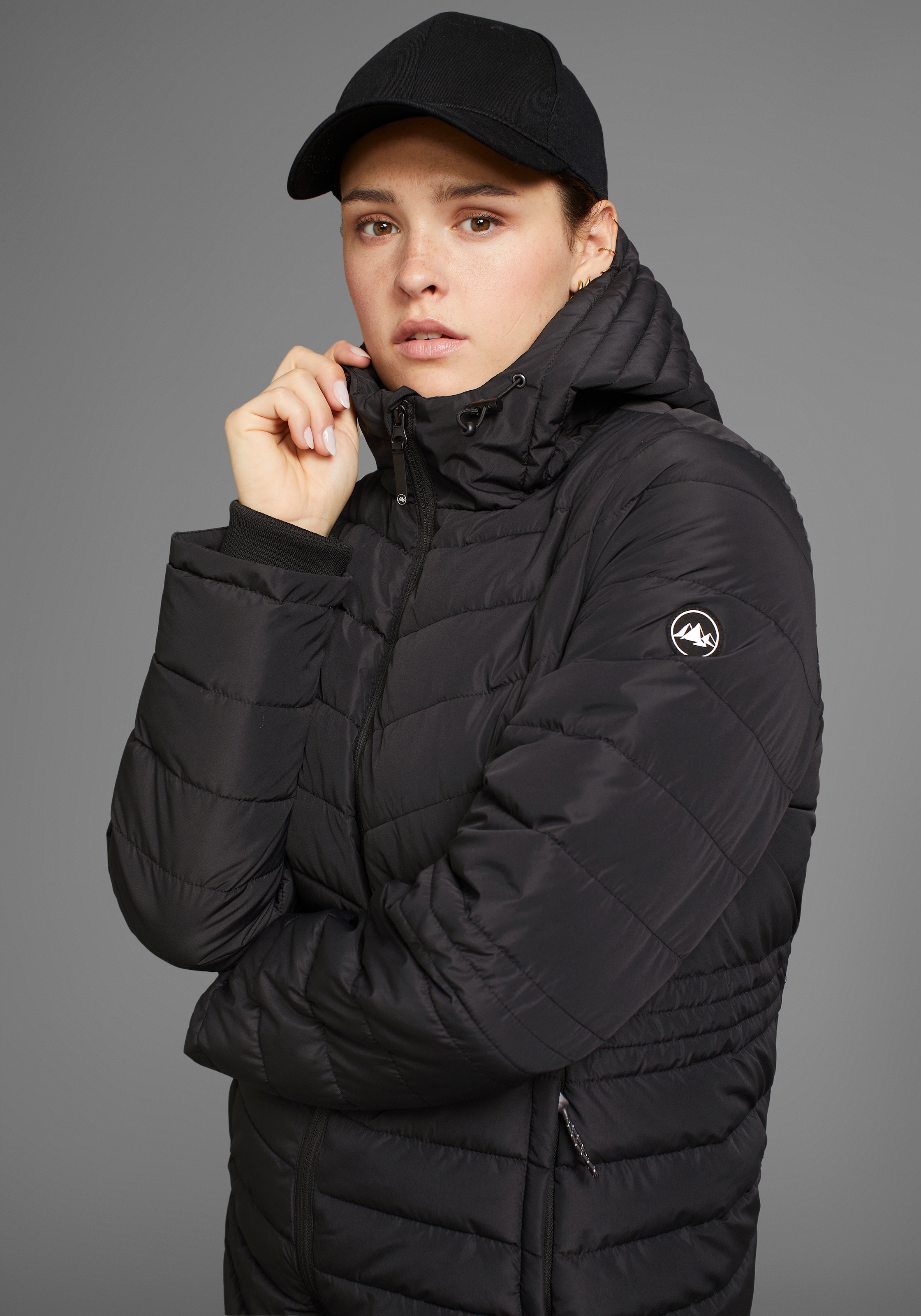 Polarino Steppjacke mit Kapuze für Übergang und kühle Tage,  atmungsaktiv,  wasserabweisend