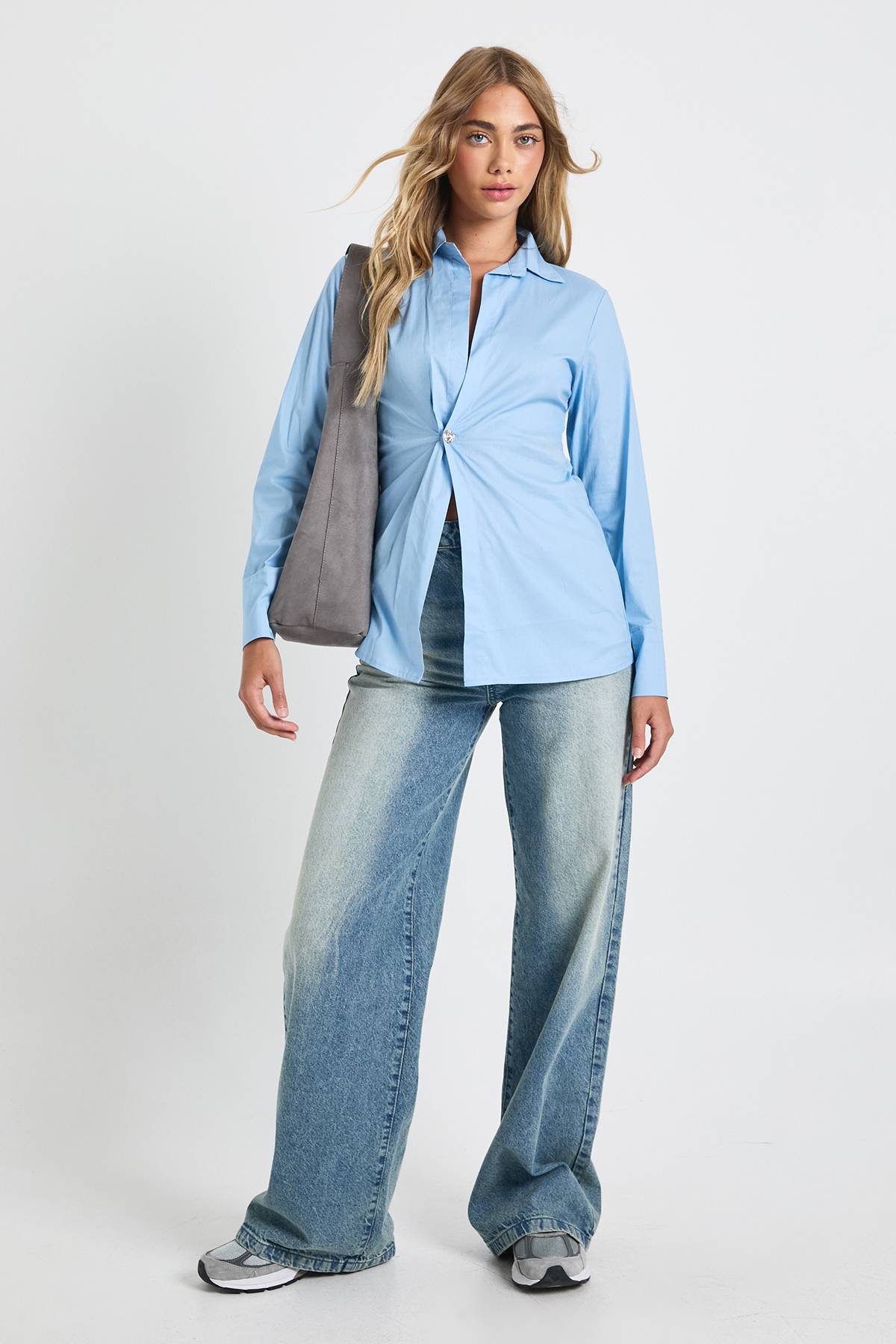 boohoo Chemise asymétrique à boutons dorés tissés
