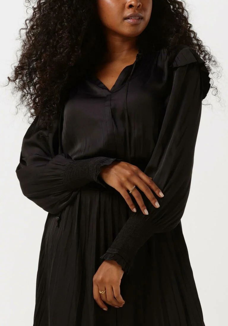 SCOTCH & SODA zwarte scotch & soda midi jurk smock stitch midi dress in recycled polyester