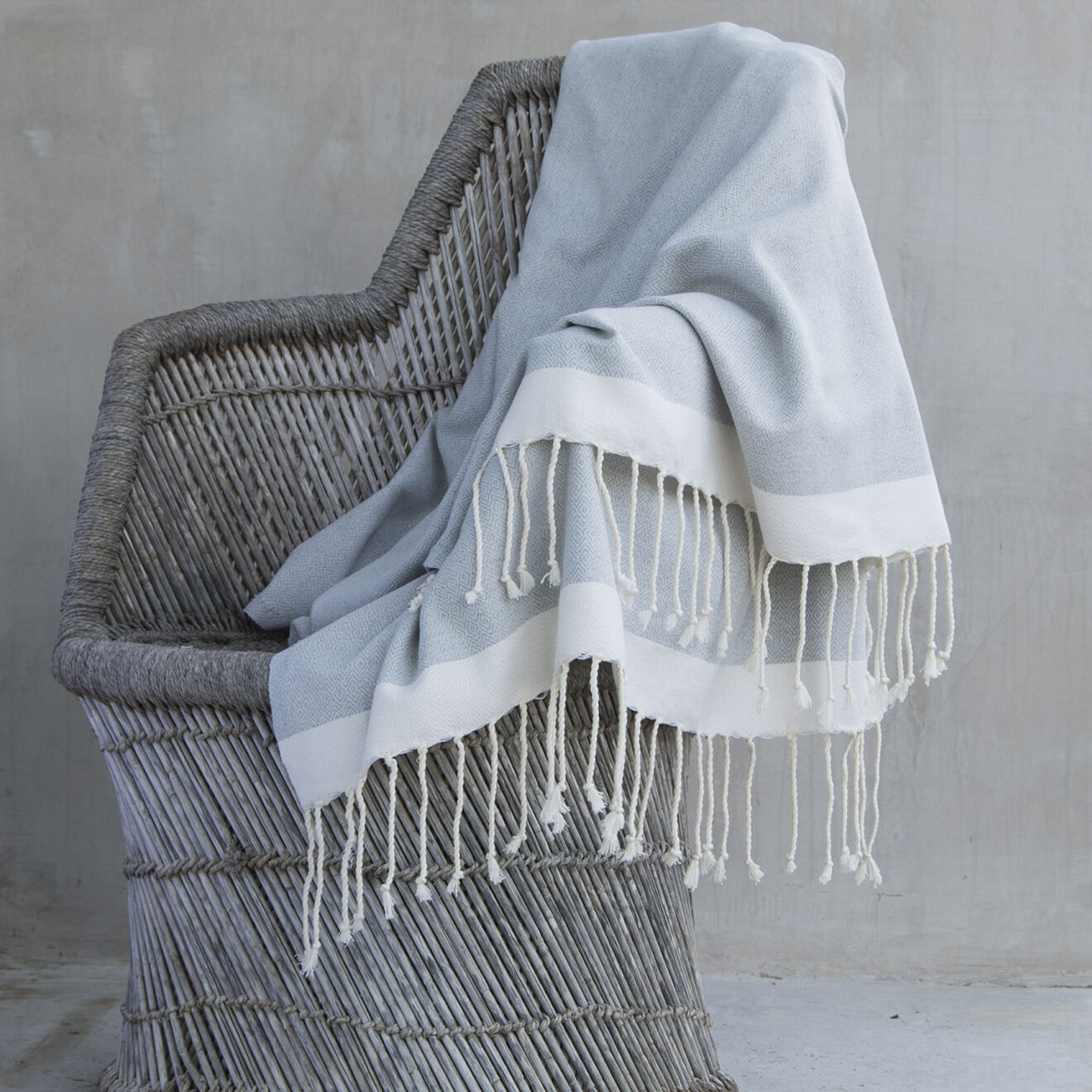 Febronie Plaid 100% Coton 275 g/m² Losange Courchevel gris perle/blanc