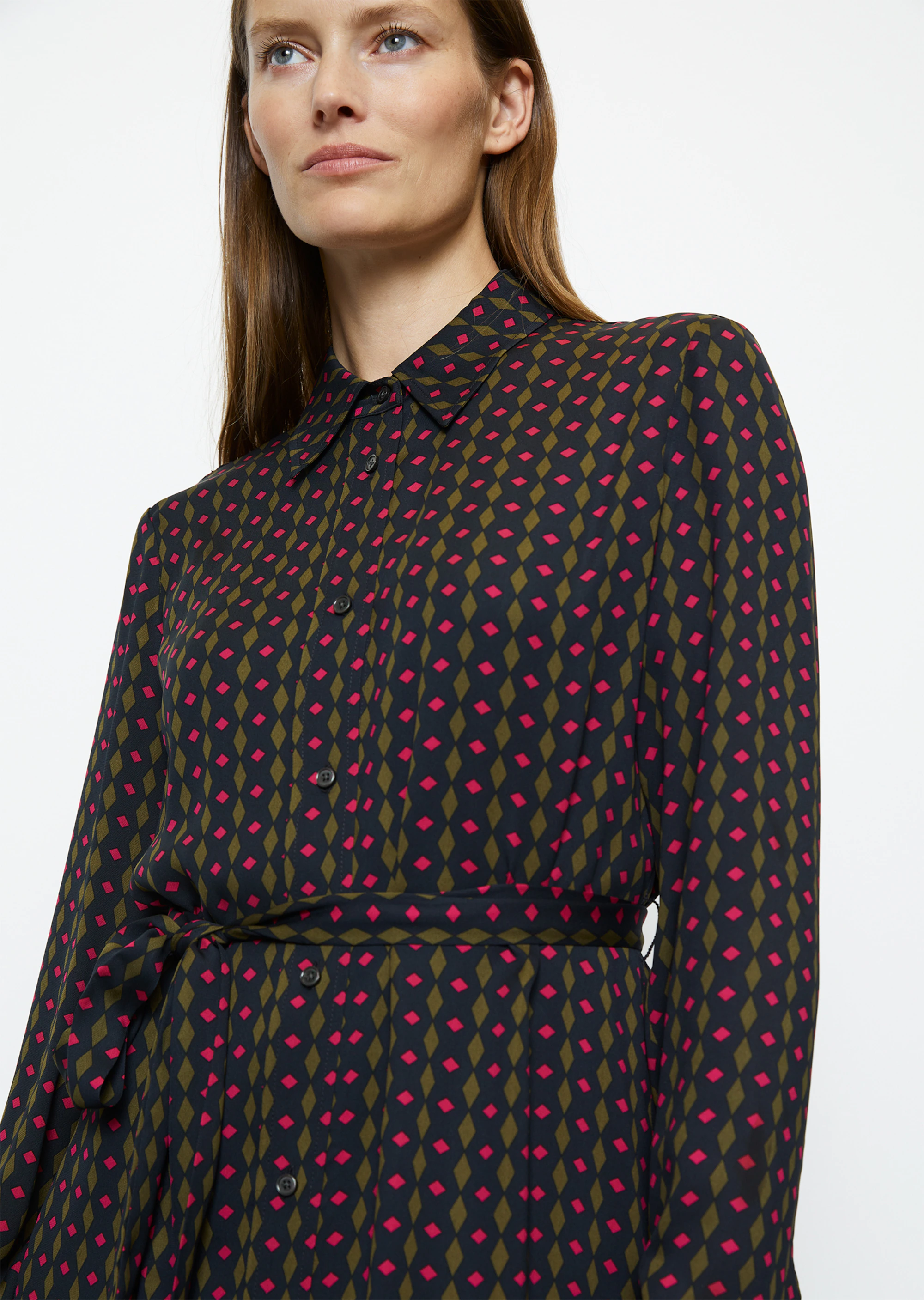 Hemdblusenkleid loose aus fließendem Viskose-Crêpe