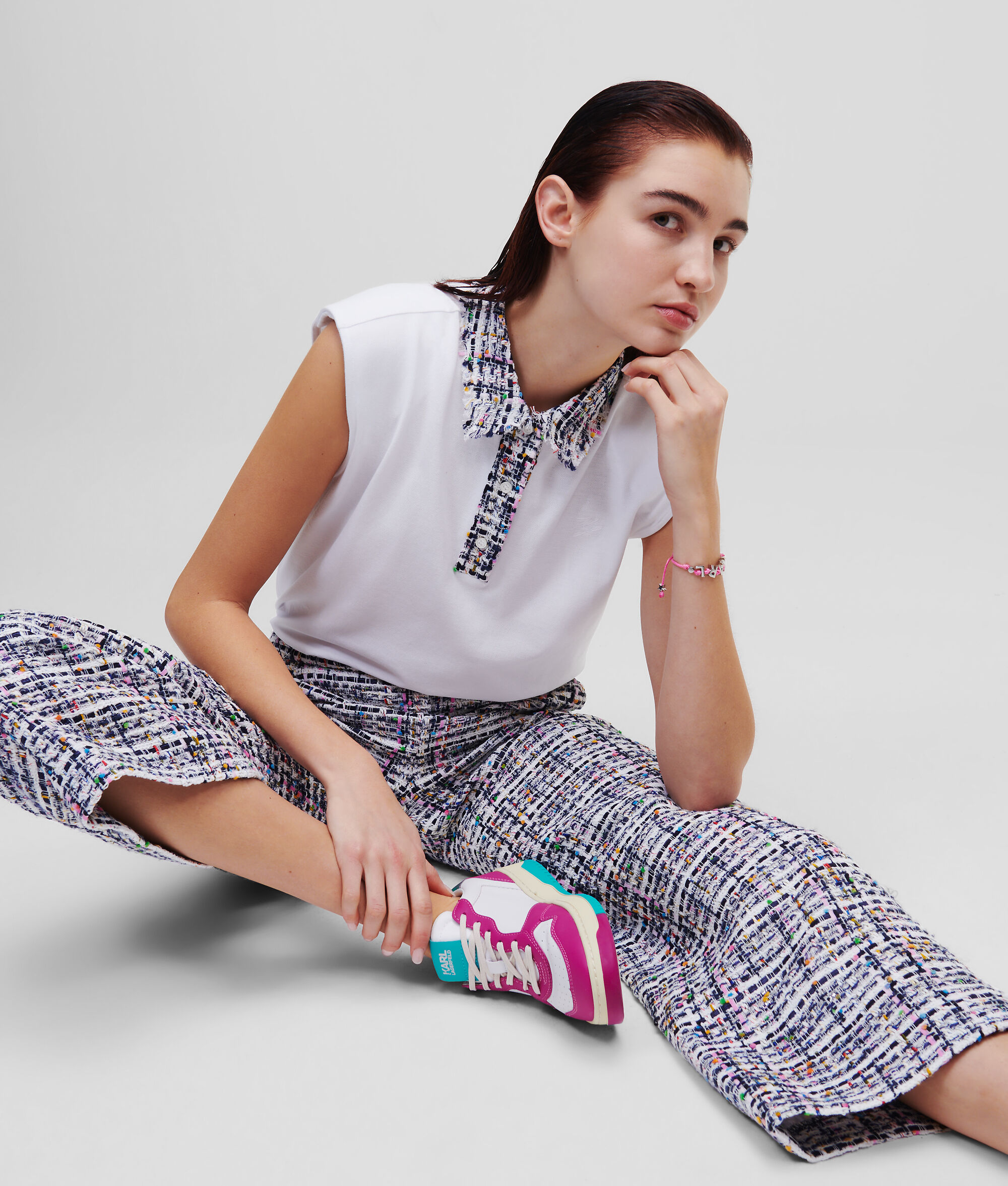 POLO SANS MANCHES EN TISSU BOUCLÉ