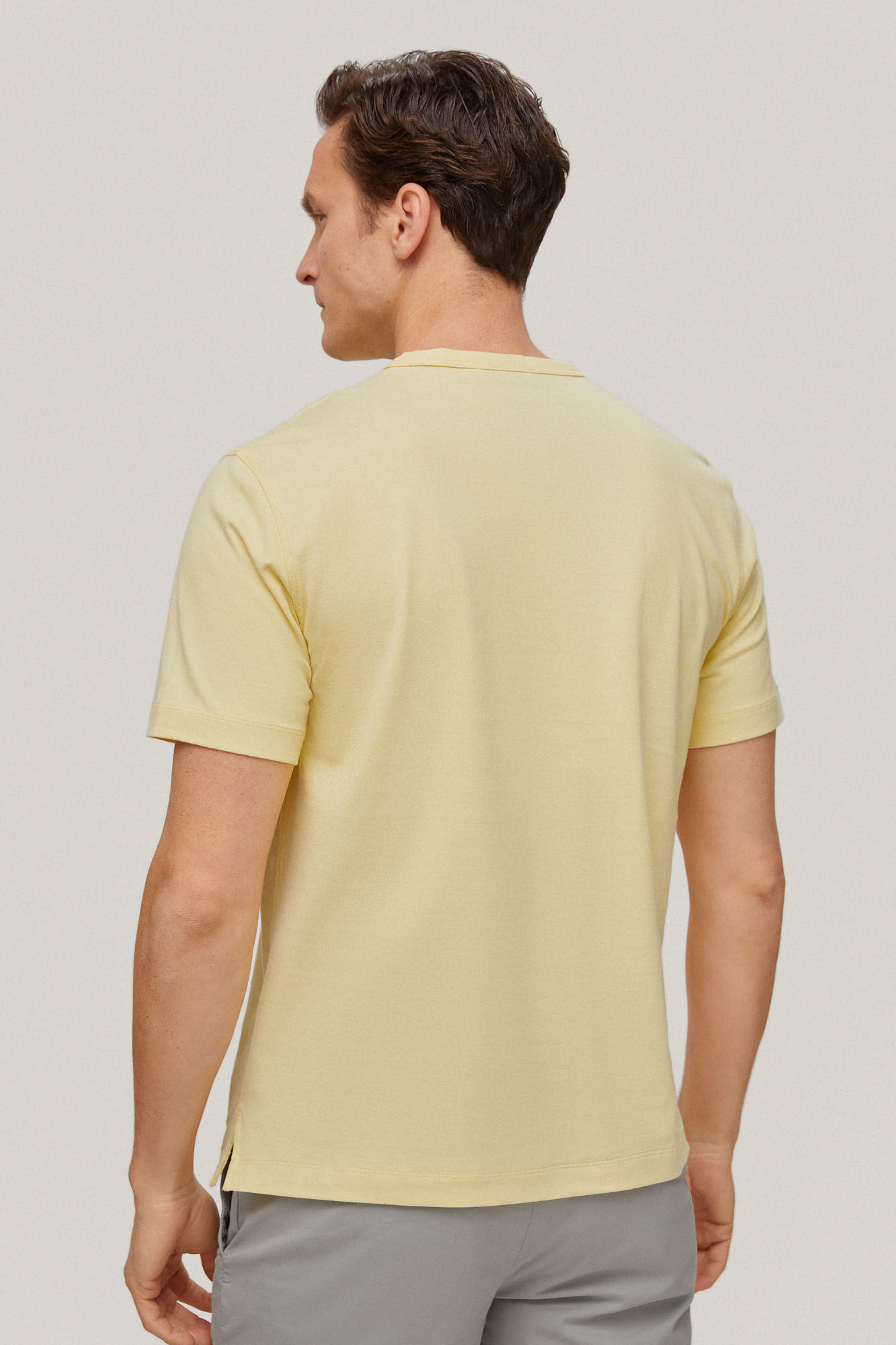Camiseta com logo - Amarela
