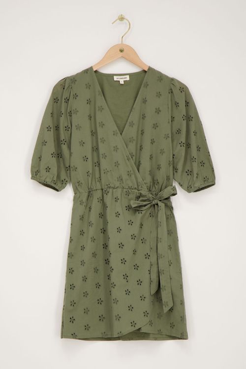 Groene wikkeljurk met bloemen embroidery