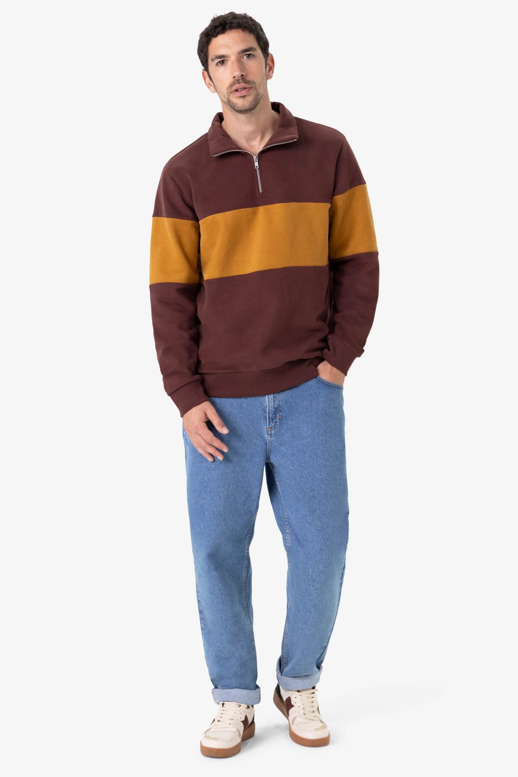 Donkerbruine sweater met streep