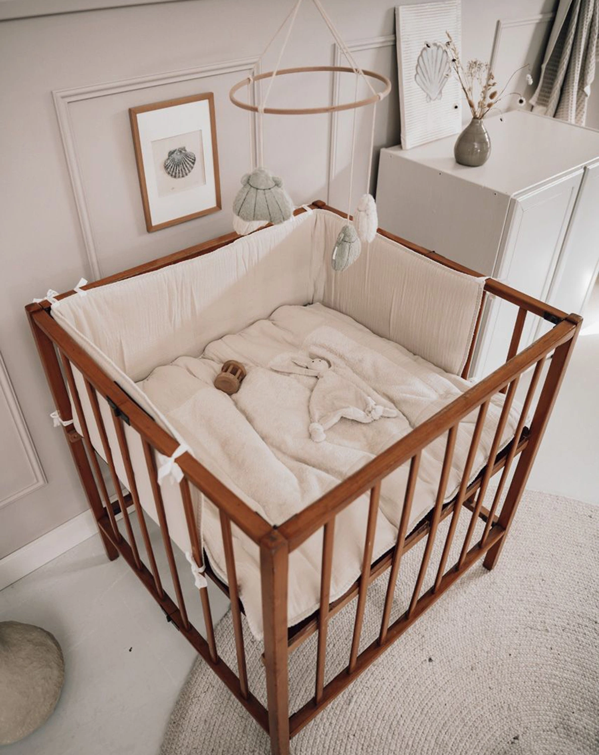 Krabbeldecke FARO (75x95) in warm white/sage