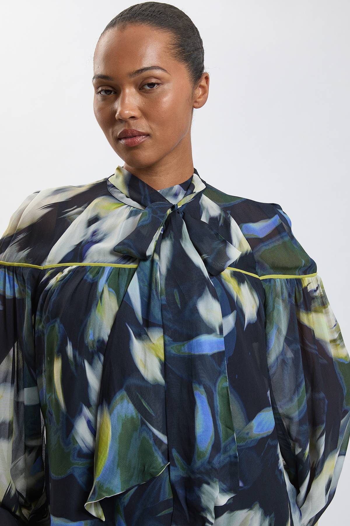KarenMillen Chemisier Grande Taille En Viscose Tissée À Imprimé Floral Avec Nœud Au Col