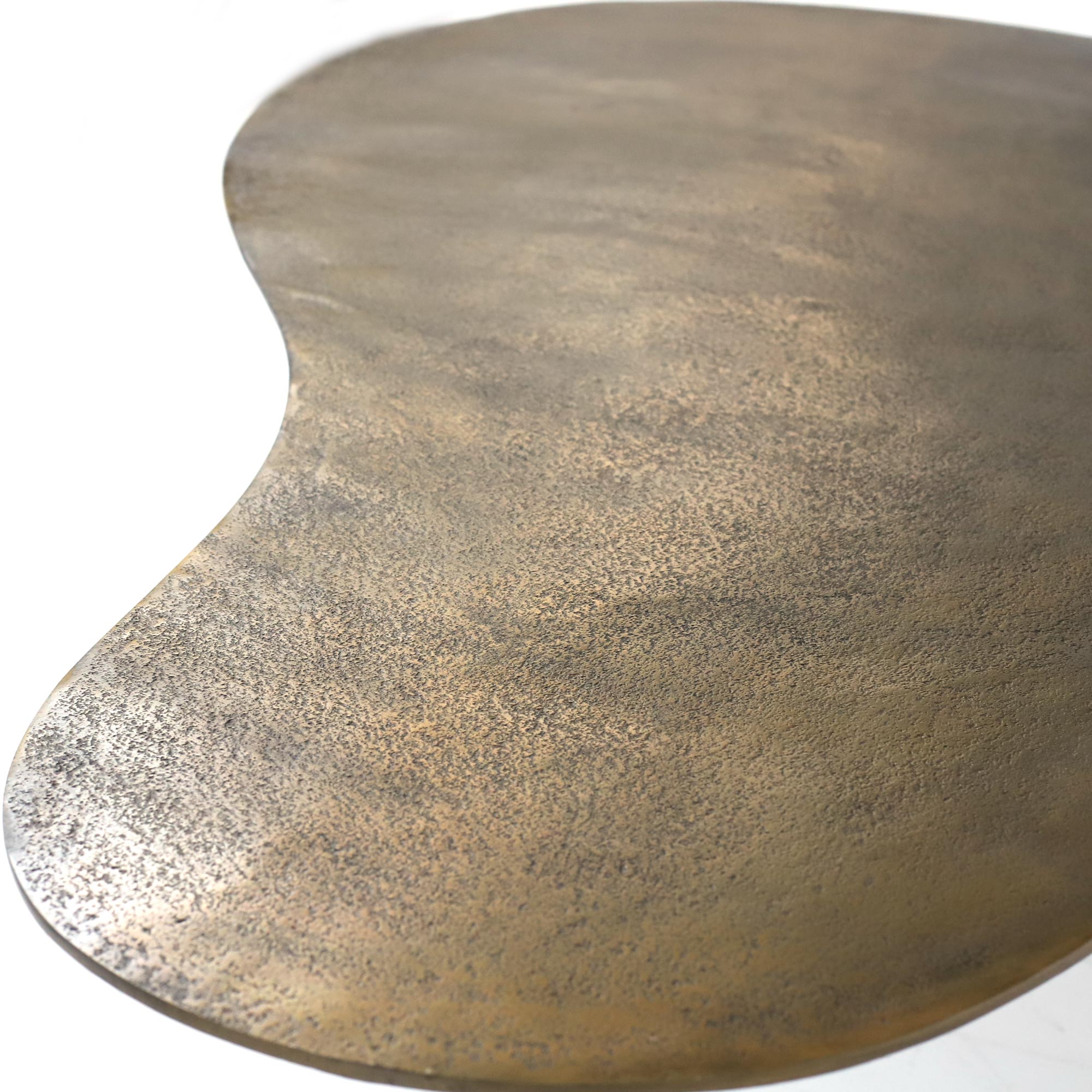 Nierentisch aus Gusseisen L, messing antik, B 120 cm, L 71 cm H 36 cm von fischer's lagerhaus