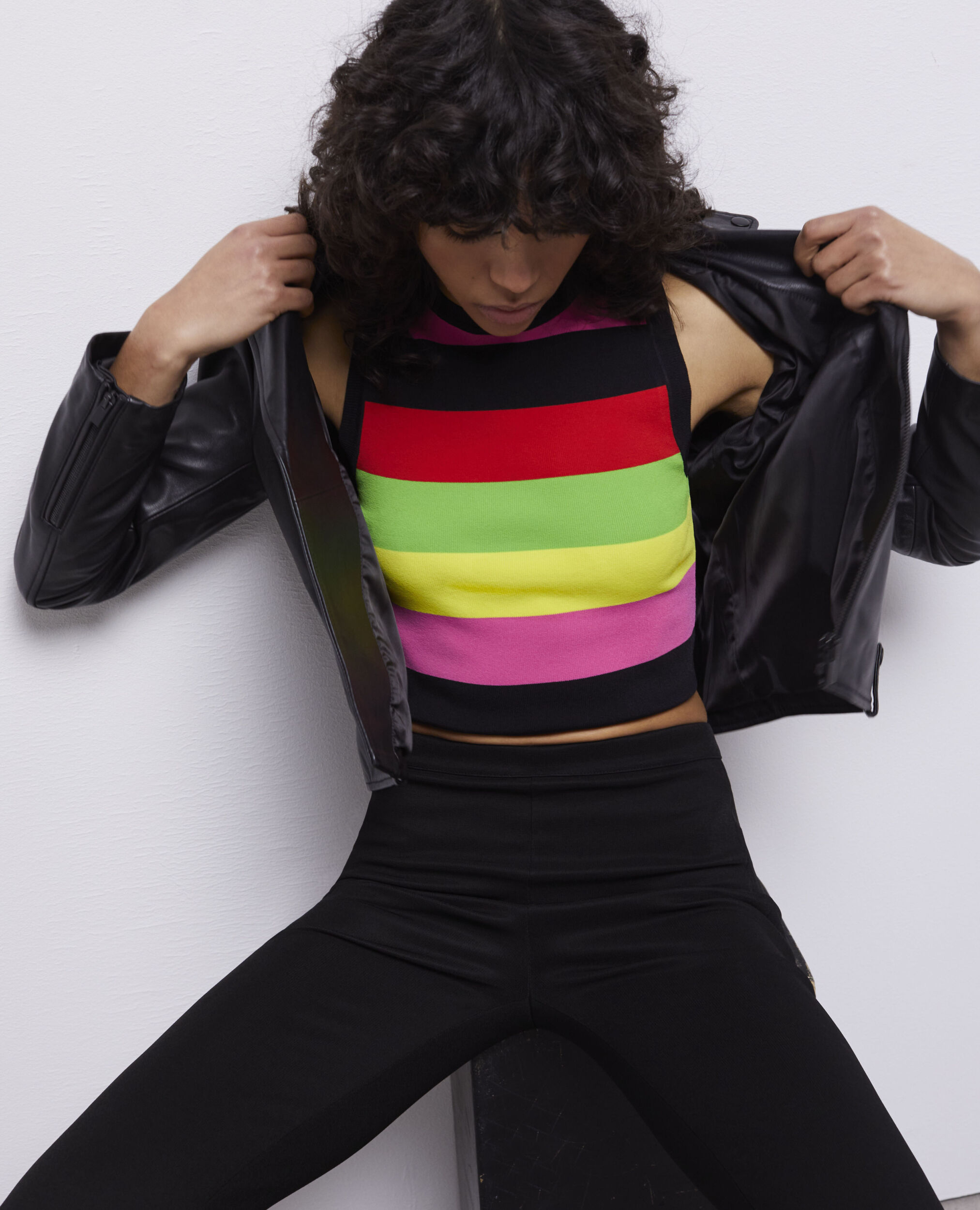 Pull court multicolore à rayures