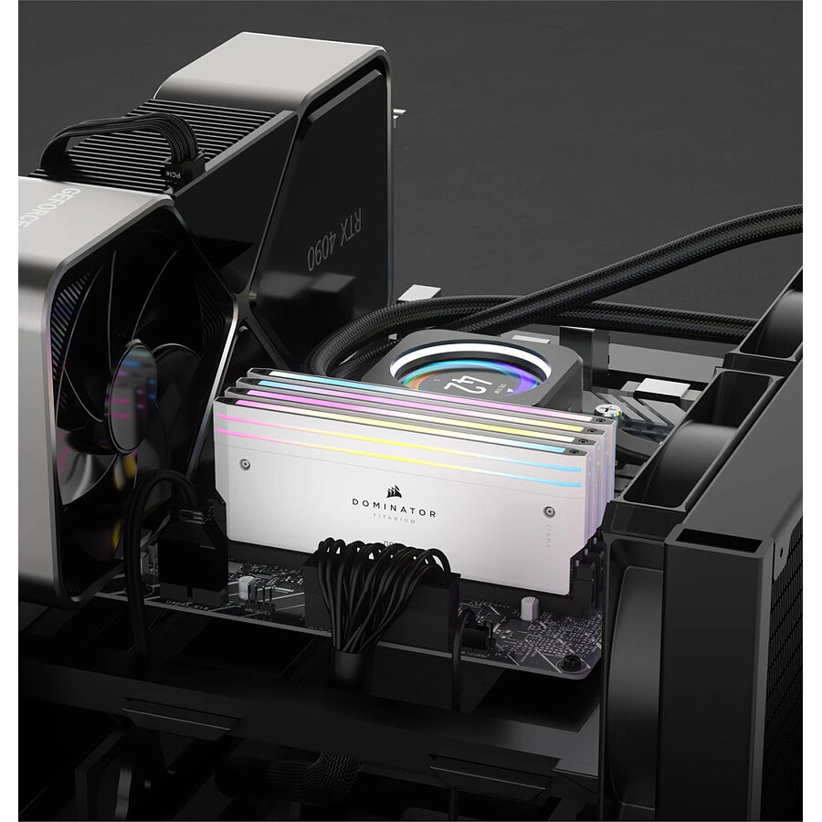 Corsair Dominator Titanium RGB White - 2 x 16 Go (32 Go) - DDR5 7200 MHz - CL34