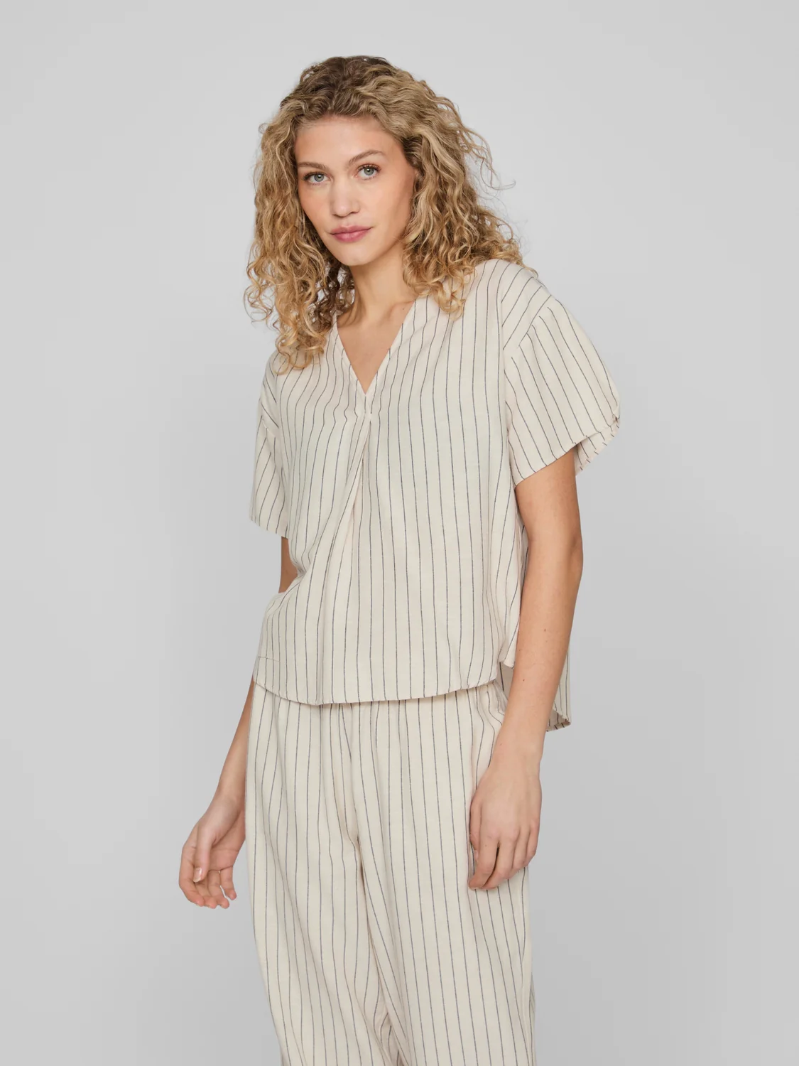 Vila  Viprisilla Striped V-Neck S/S top - Super Light Natural Melan