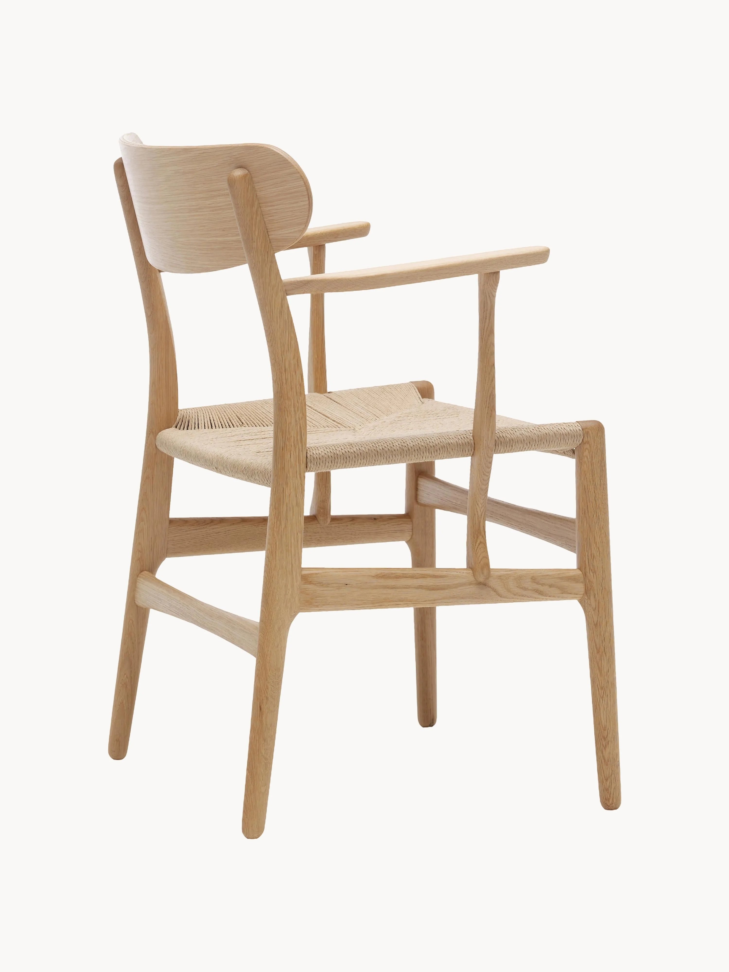 Houten armstoel CH26 met handgeweven zitvlak