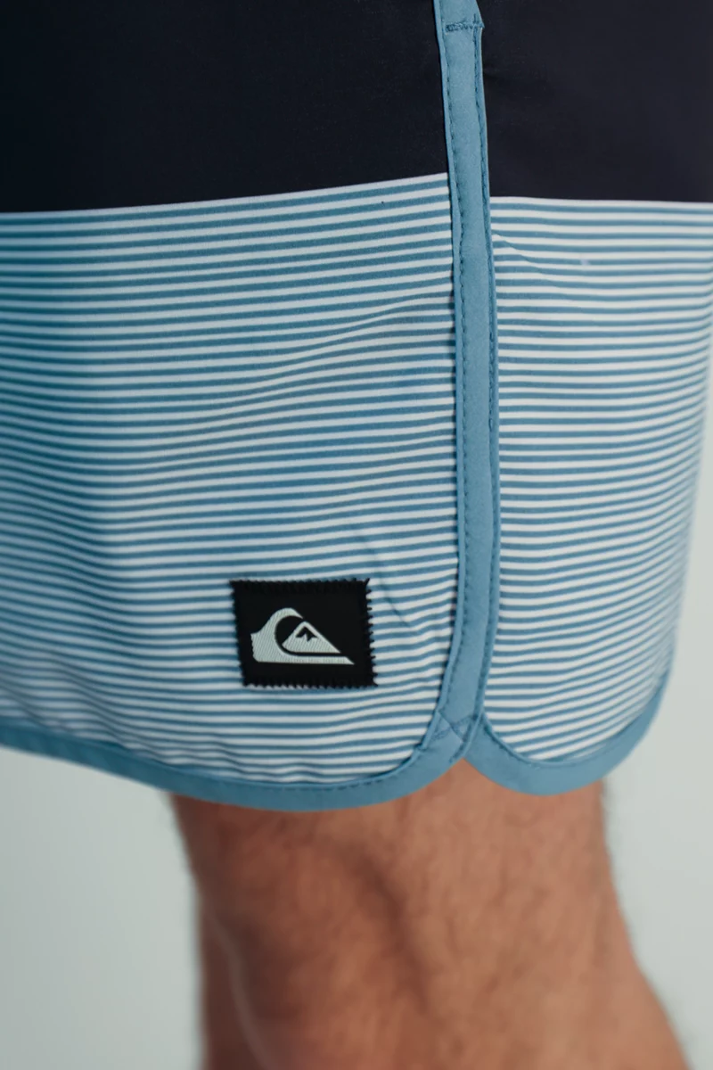 Quiksilver Surfsilk Tijuana Volley 16 Inch Herren Badeshort