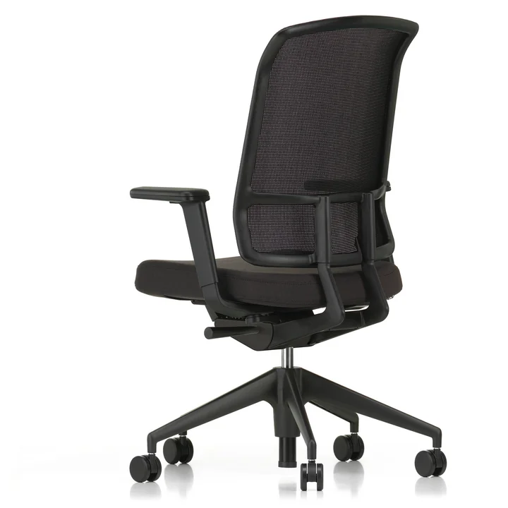Vitra - AM Chair, Rücken schwarz, Sitz F30 Plano nero, Fünfstern-Untergestell Kunststoff schwarz, mit 2D Armlehnen, Rollen für Teppichboden