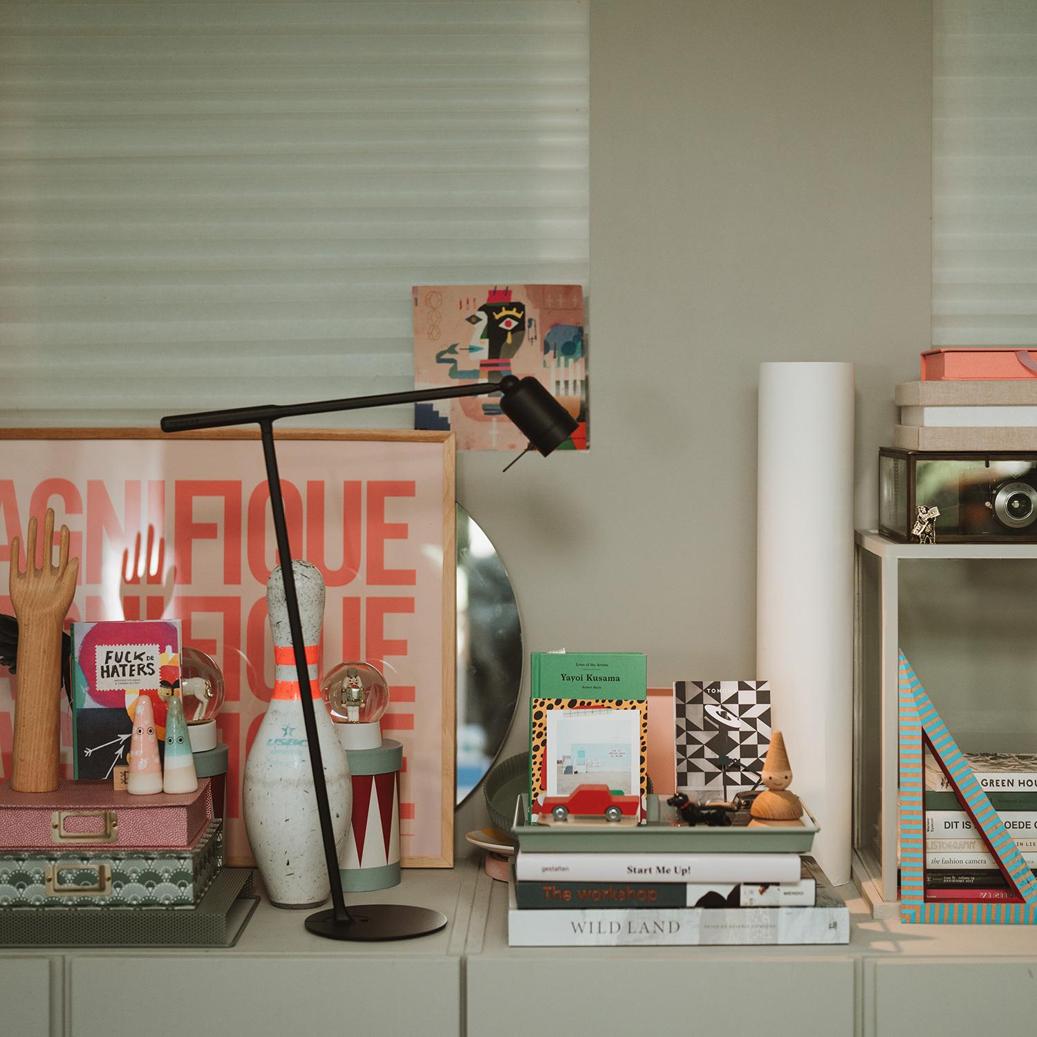 One bureaulamp LED oplaadbaar Smokey Black