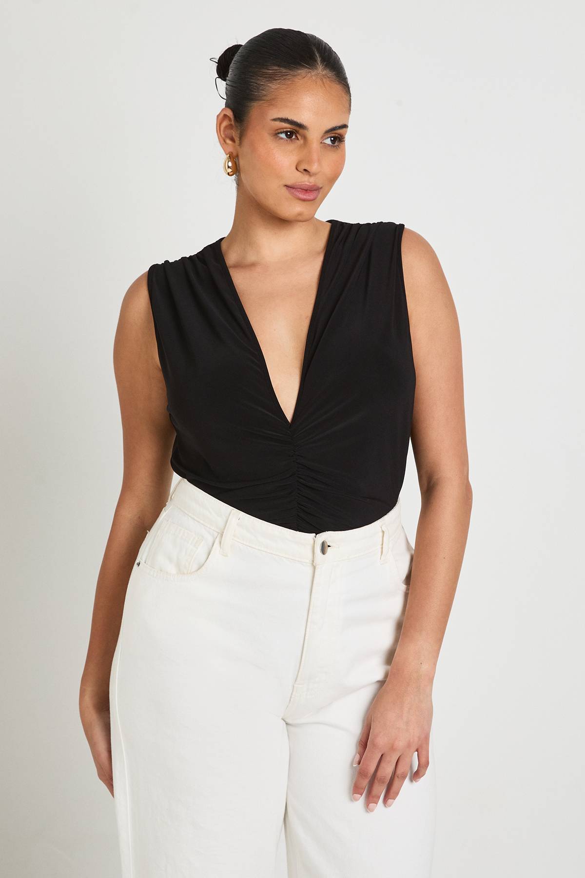 boohoo Body Grande Taille Slinky Froncé À Encolure En V