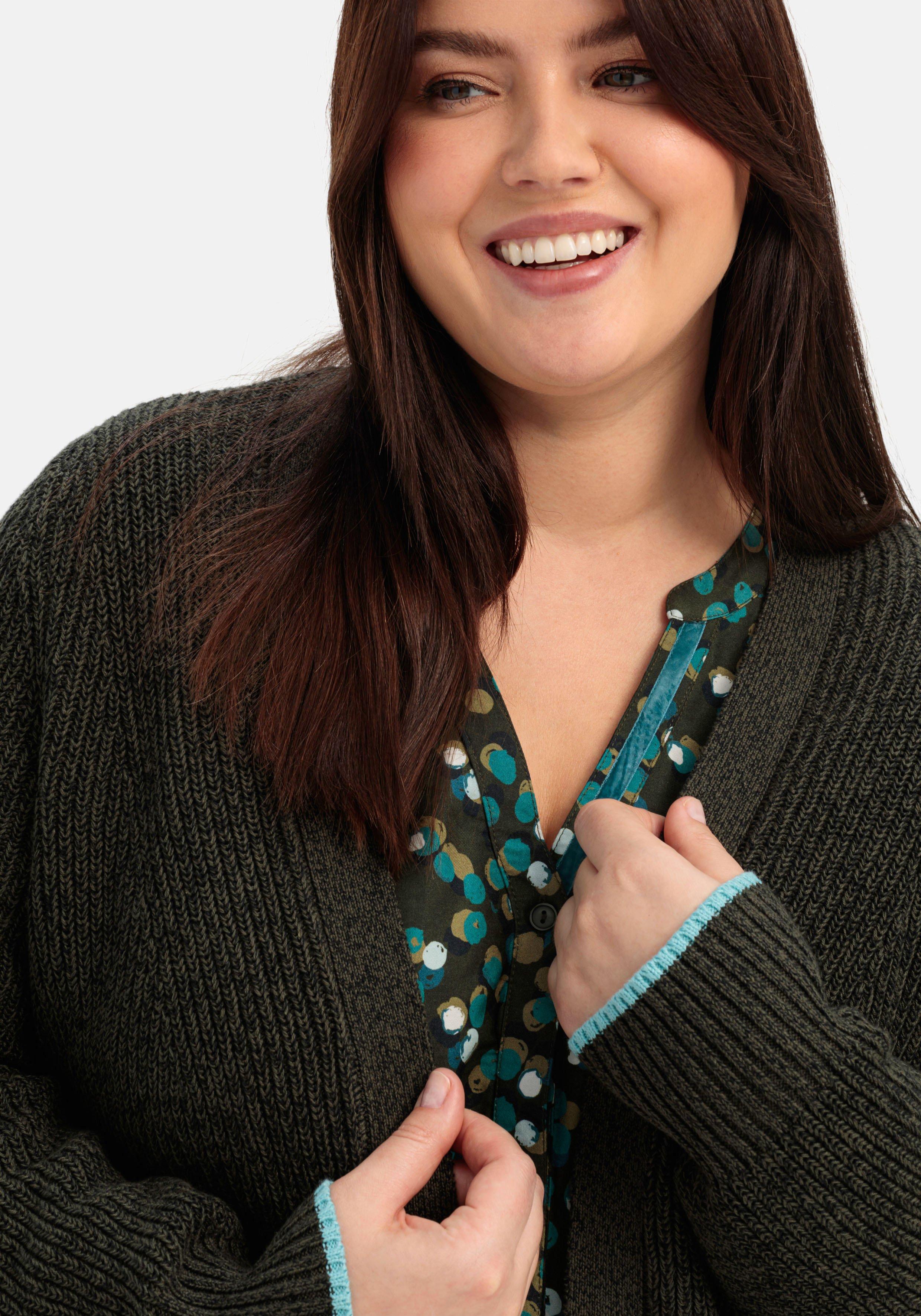 Longstrickjacke mit Perlfangmuster, in offener Form