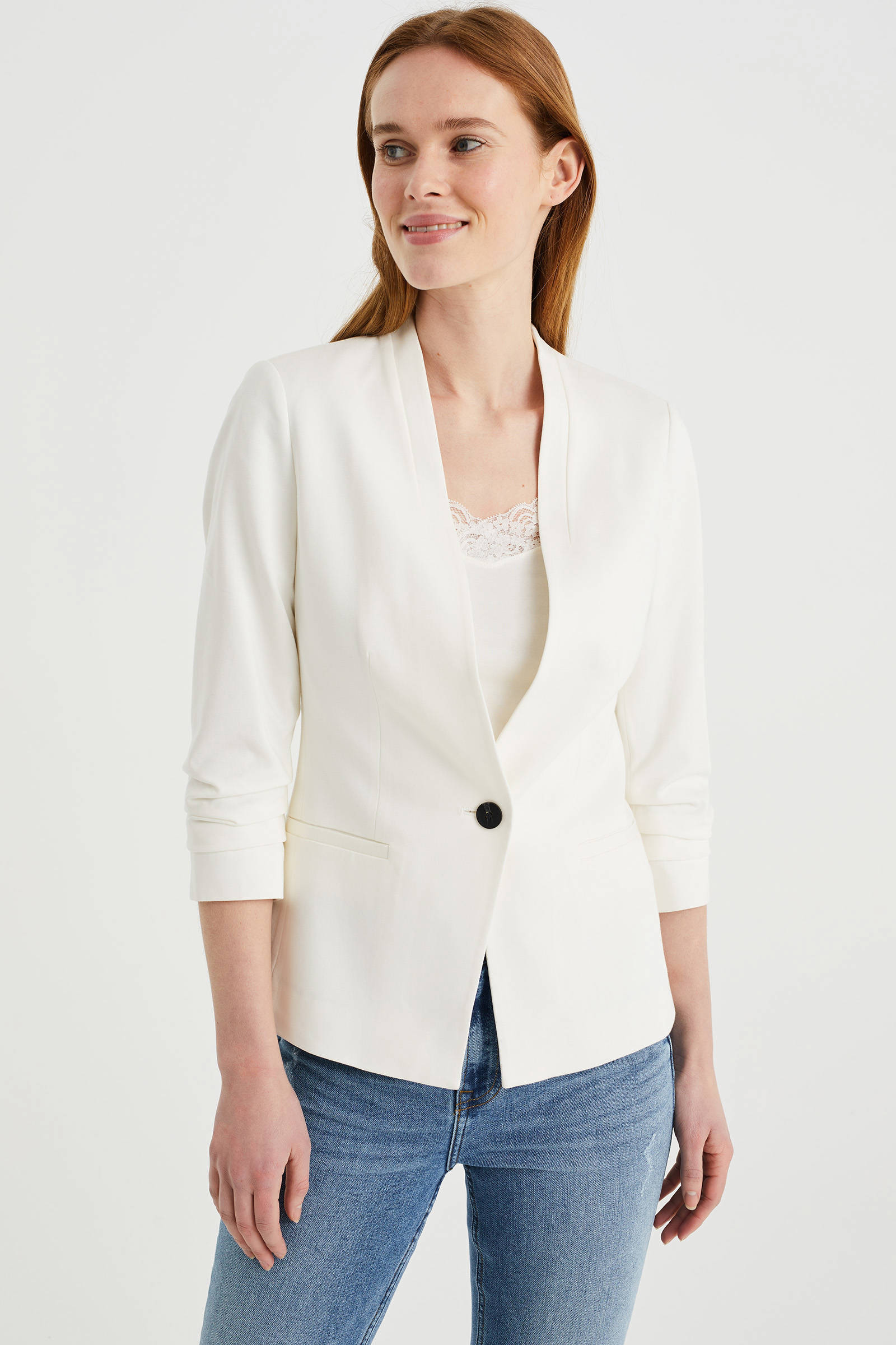 WE Fashion getailleerde blazer wit