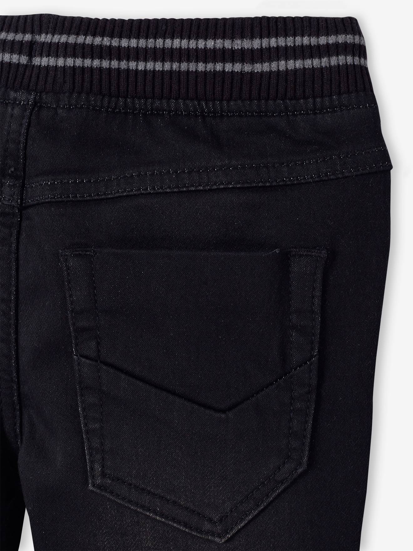 Calças de corte reto para meninos em fleece preto liso com efeito jeans.