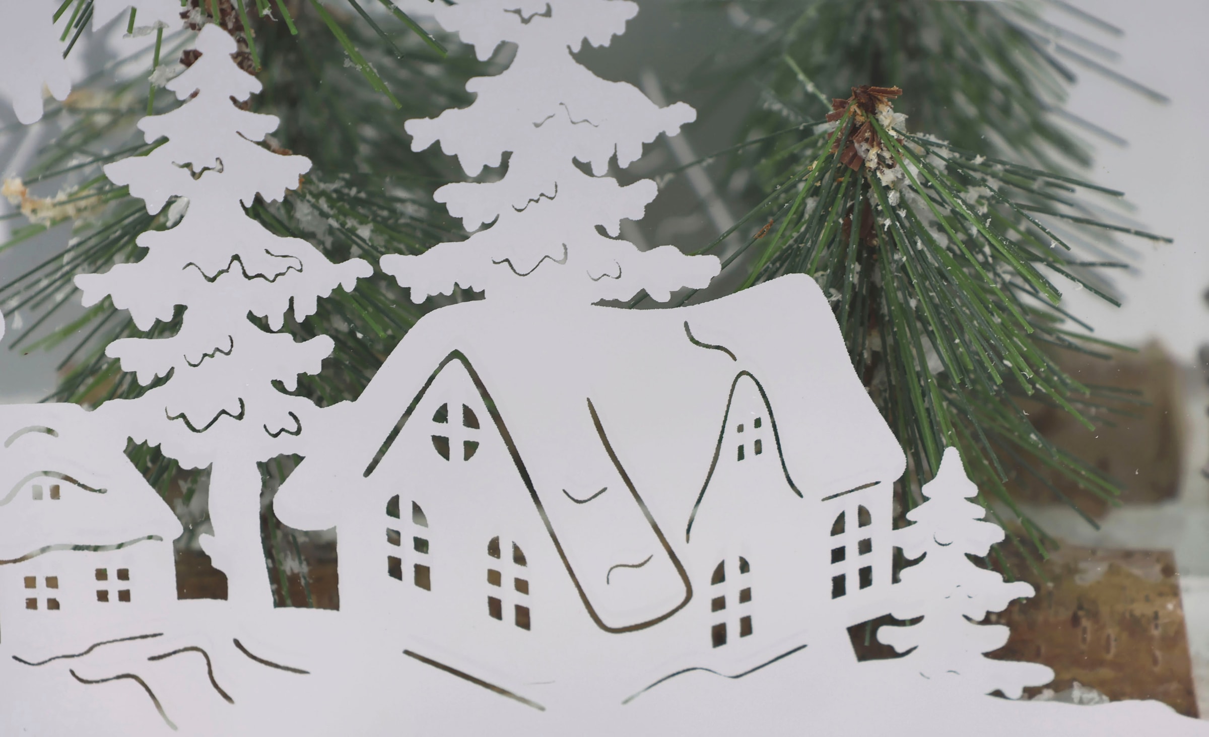 I.GE.A. Teelichthalter »Weihnachtsdeko, Kerzenhalter, Deko-Objekt« aus Spiegelglas, mit Hirsch-Deko in Winterlandschaft, Höhe ca. 15 cm