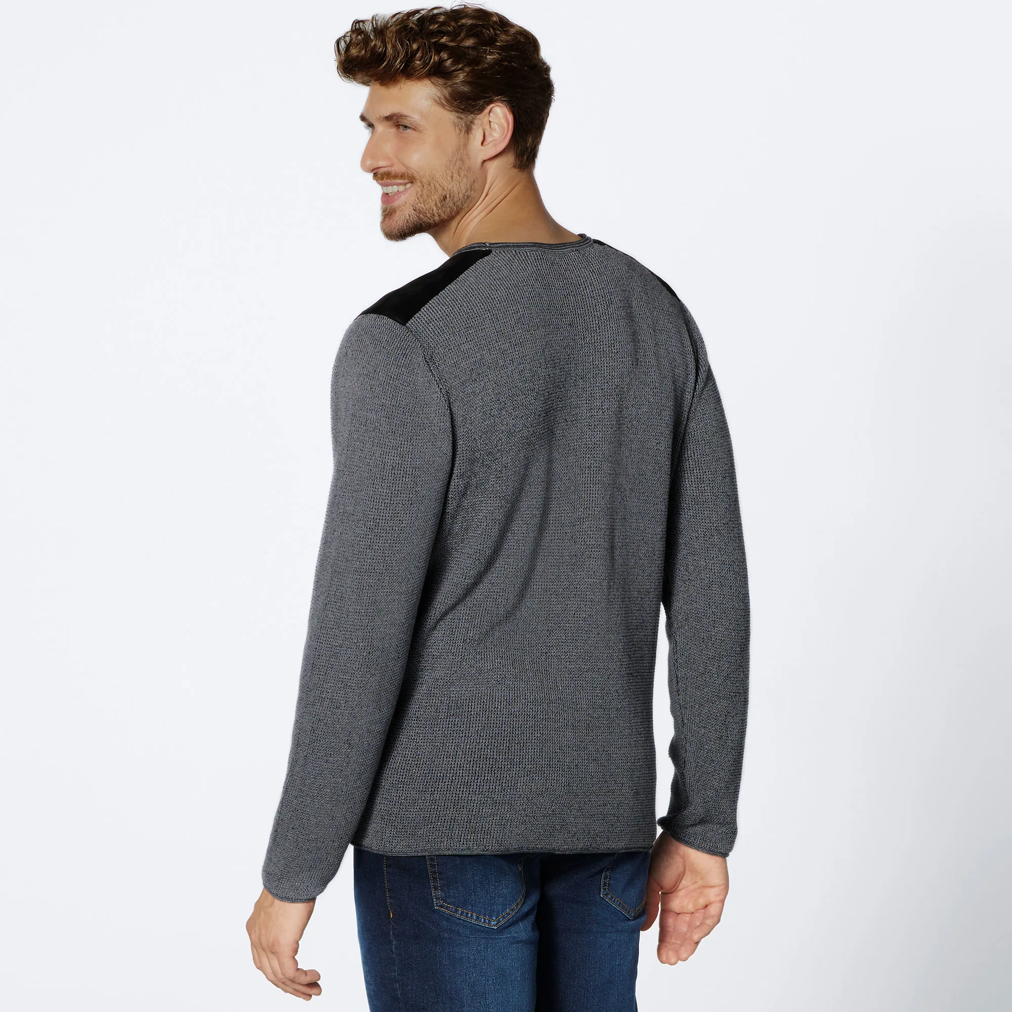 Herren-Pullover mit Kunstleder-Applikationen