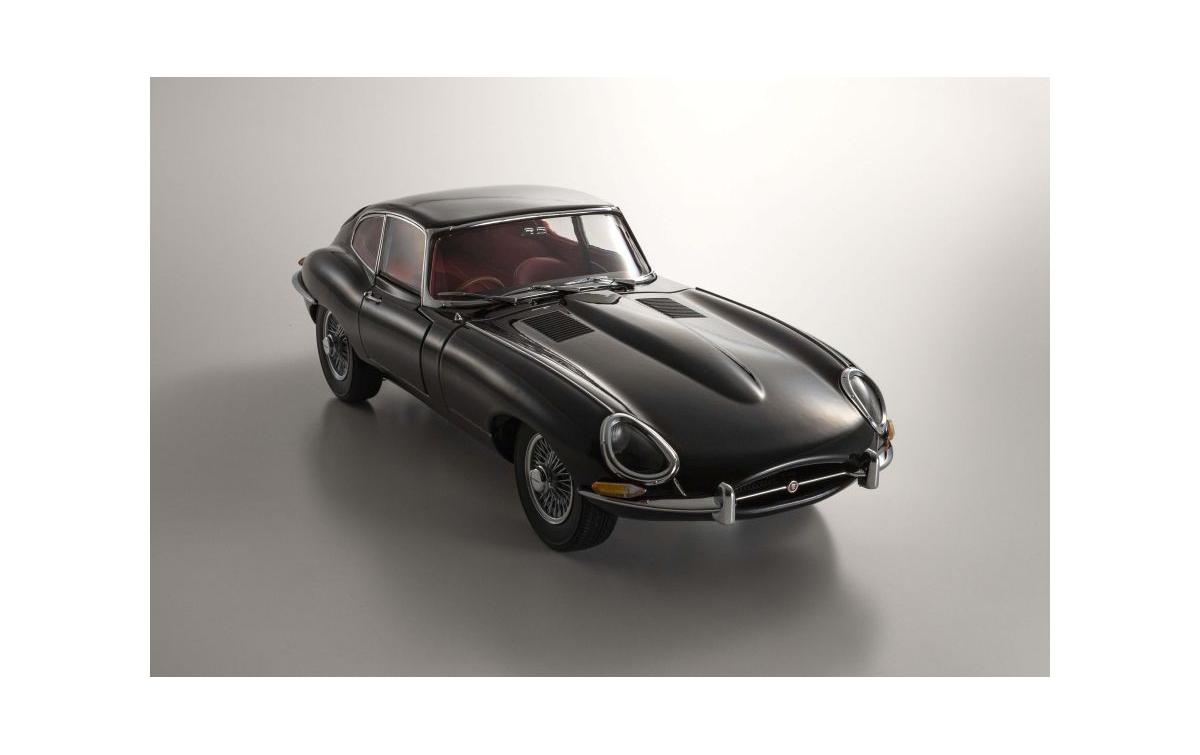 Jaguar Type-E 3.8L Coupe MK1 1961 Schwarz, 1:18<br>Detailgetreues Modellauto für Sammler im Massstab 1:18