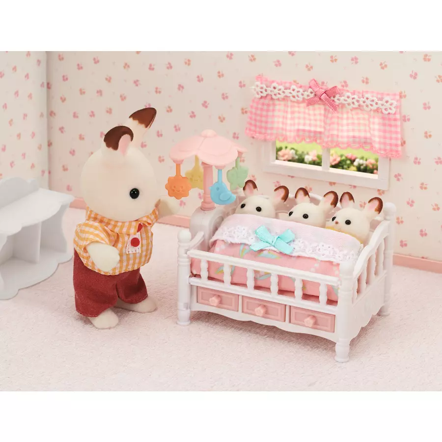Sylvanian Families® Babybett mit Mobile