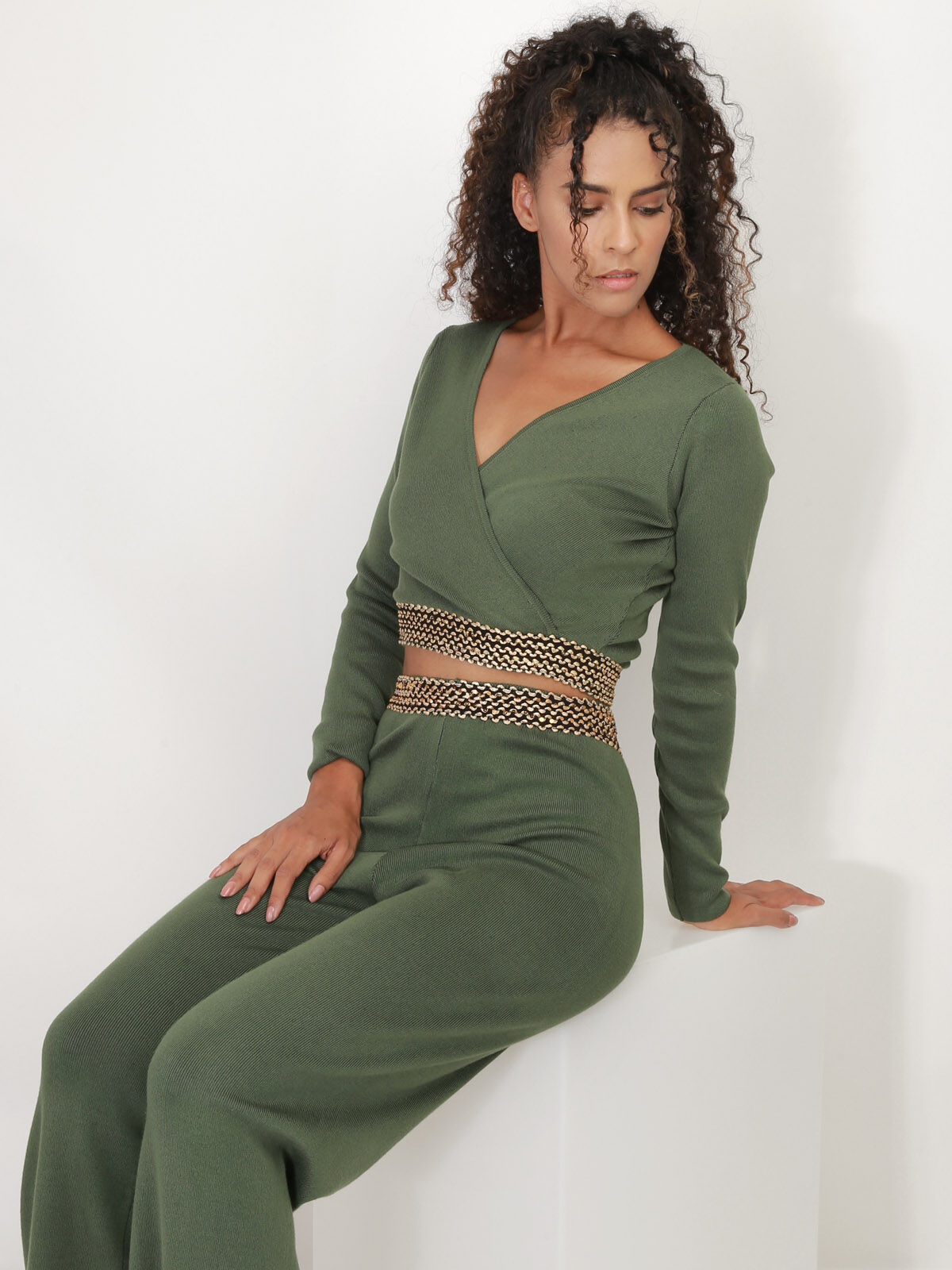 Ensemble en maille cache-coeur orné à la taille- Kaki