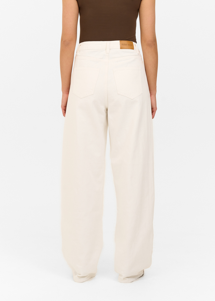 Loose fit jeans ecru