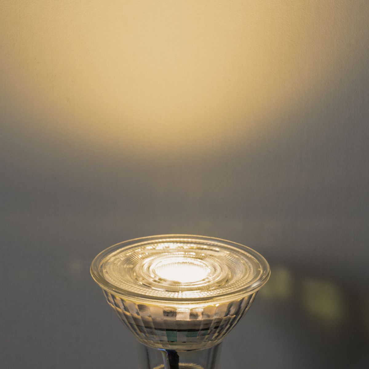 GU10 50mm 3-staps dimbaar in Kelvin LED lamp helder 4.9W 450 lm 2000-2700K