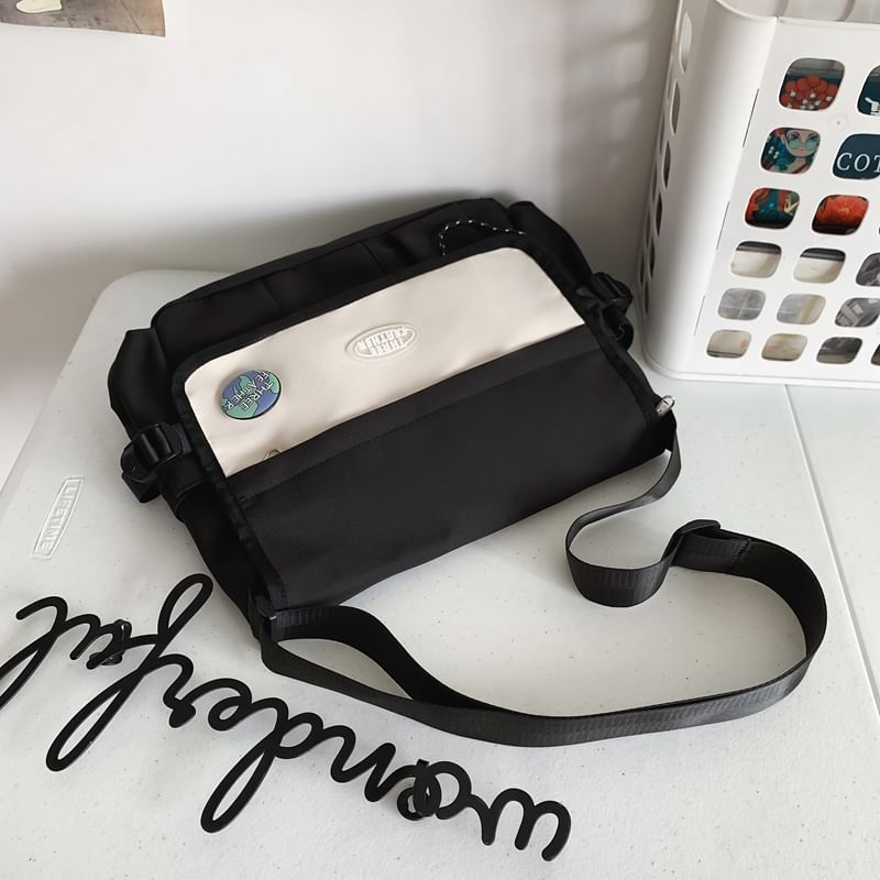 EAVALURE - Messengerbag met letterflap