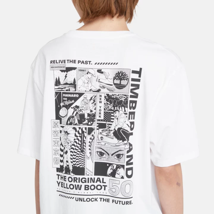 Camiseta unissex com estampa de quadrinhos na cor branca.
