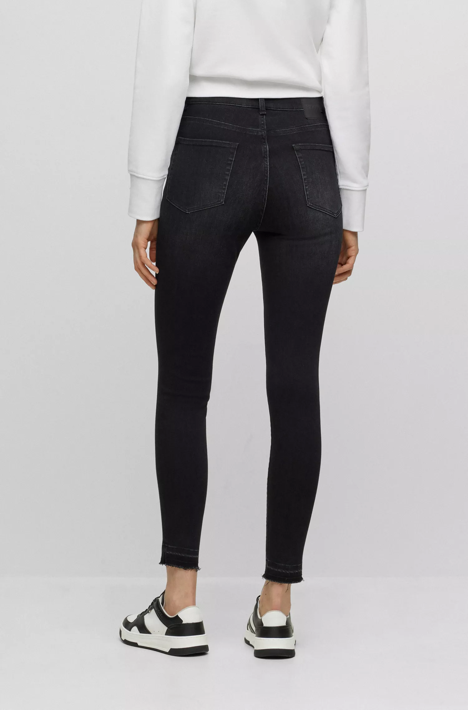 Calça jeans BOSS preta de cintura alta em denim elástico preto