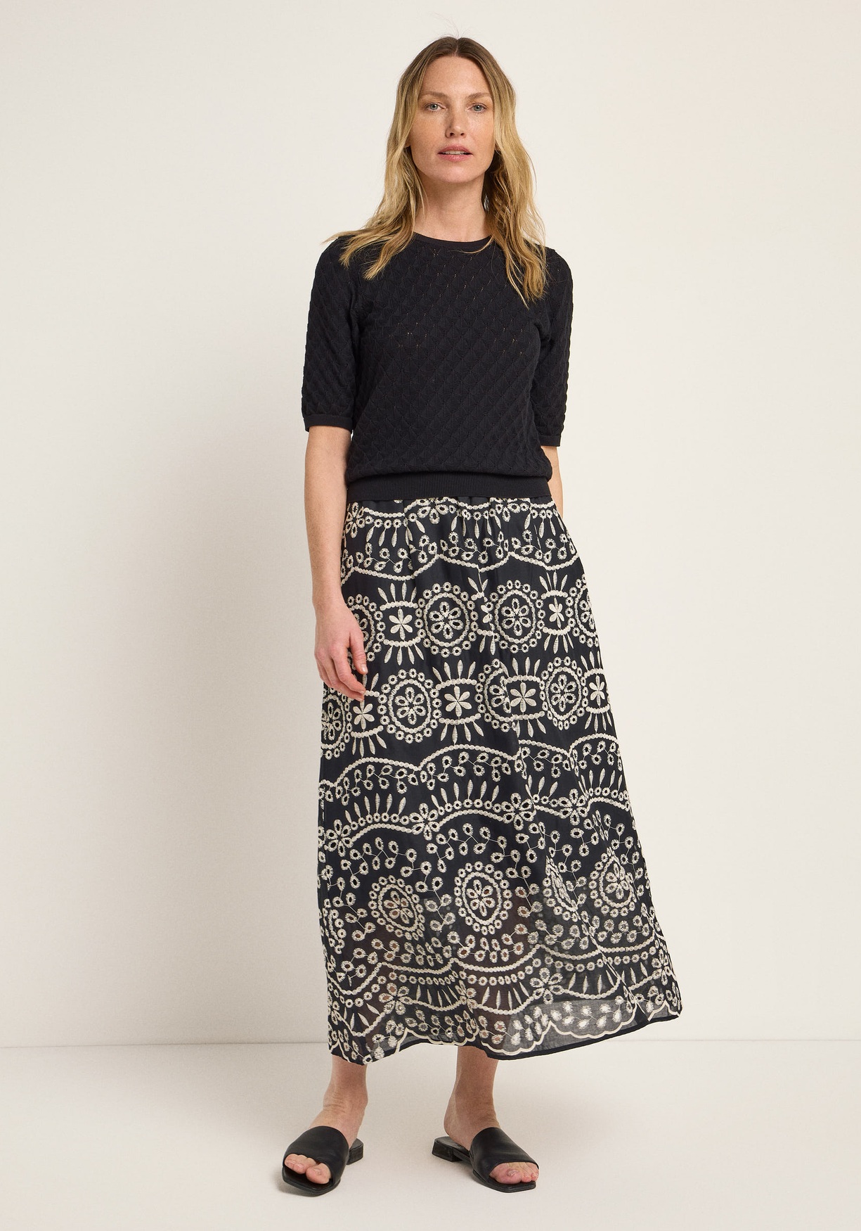 Lanius Maxirock mit Stickerei Black/Anglaise