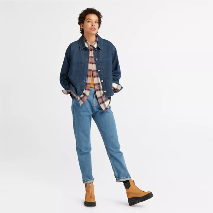 Calça jeans feminina de cintura alta em cânhamo azul claro.
