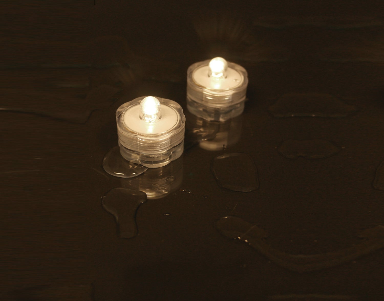 Anna's Collection LED waxinelicht waterdicht transparant D 3 cm 2 stuks