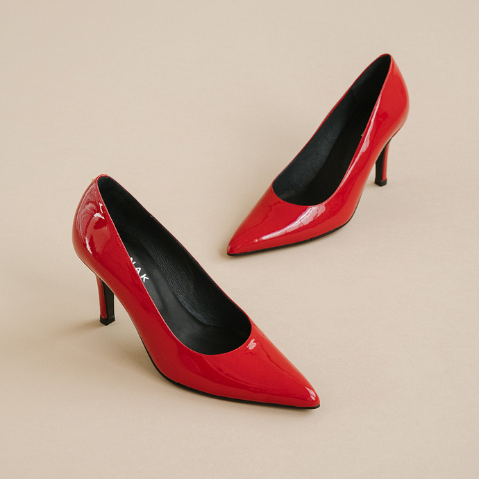 Escarpins à bouts pointus  en cuir vernis rouge