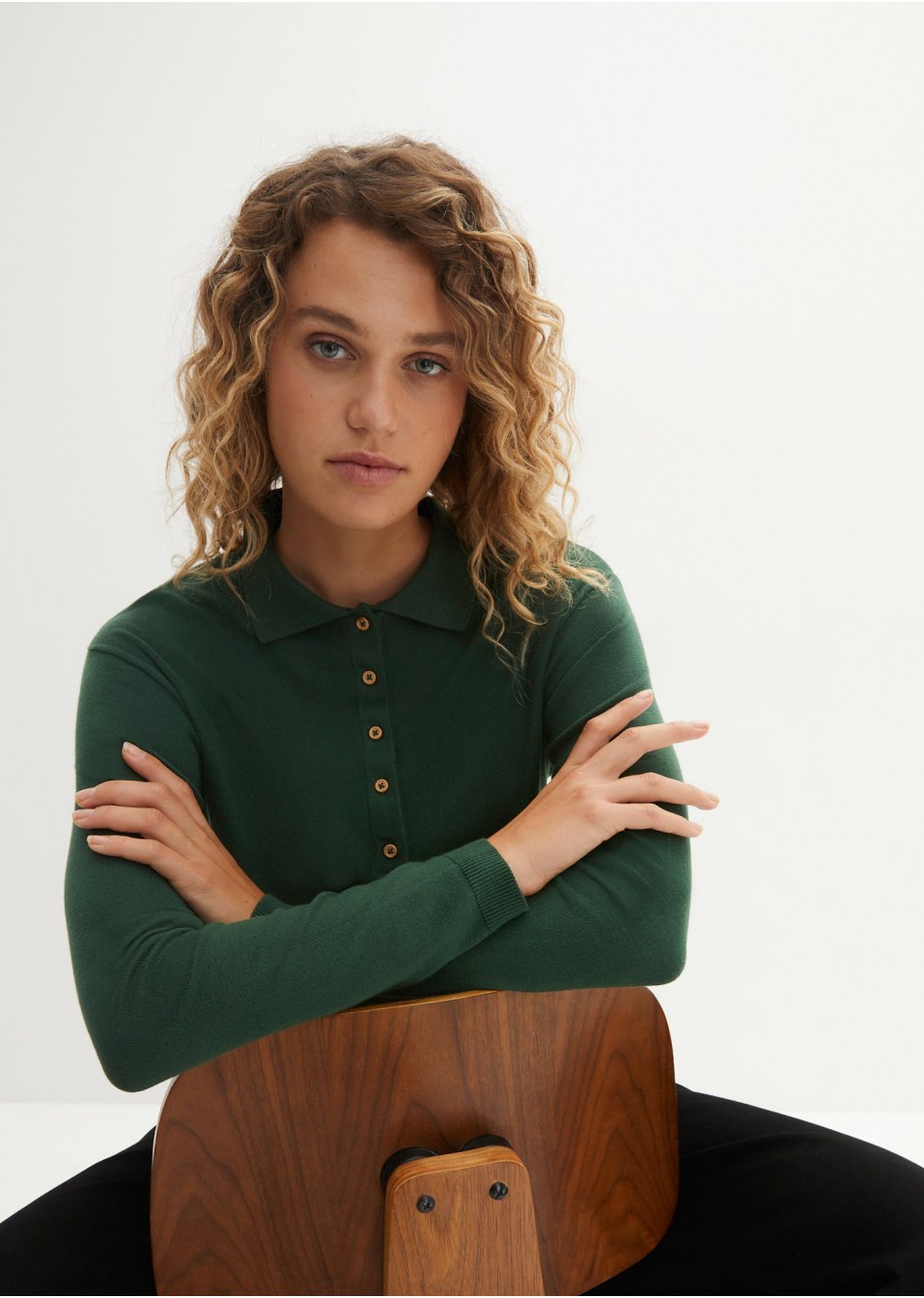 Pull en fine maille avec col et patte de boutonnage