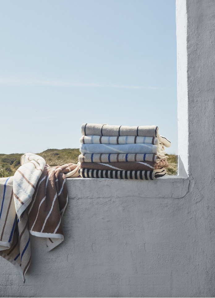 OYOY Living - Raita Økologisk Håndklæde - 50x100 cm - Cloud / Ice Blue